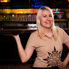 Urška Vrbnjak - Natakarica